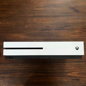 Xbox One S 1TB In Very Good Condition (Willing to negotiate)